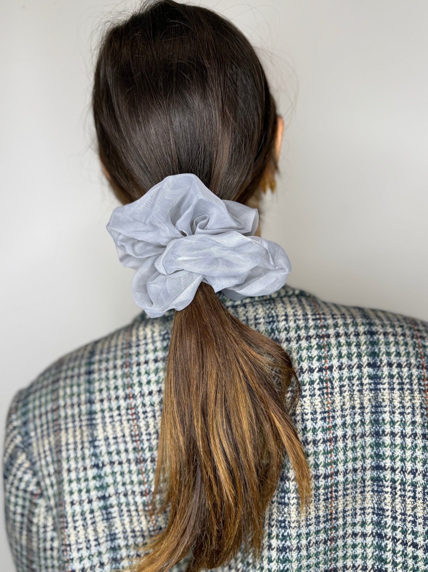 SCRUNCHIES in organza grigio chiaro