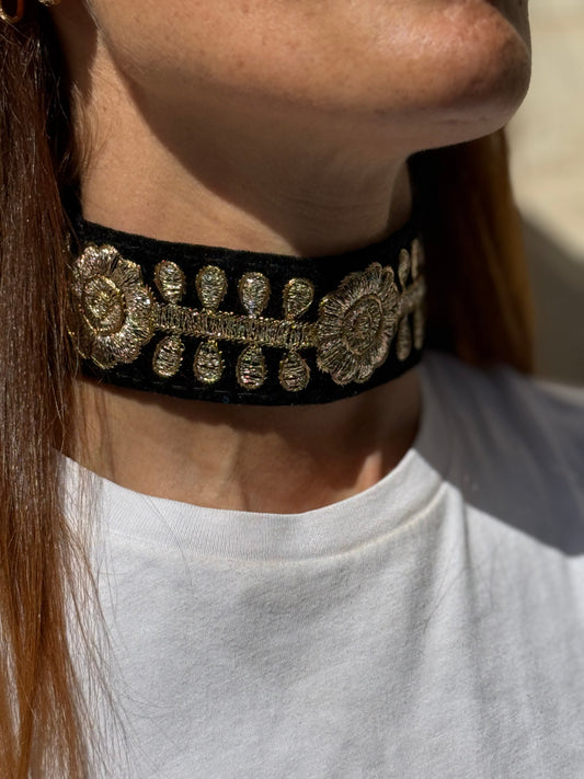 Choker oro e velluto nero